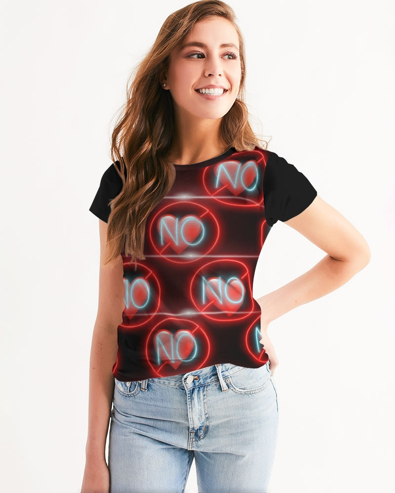 No love 3 Women's Tee