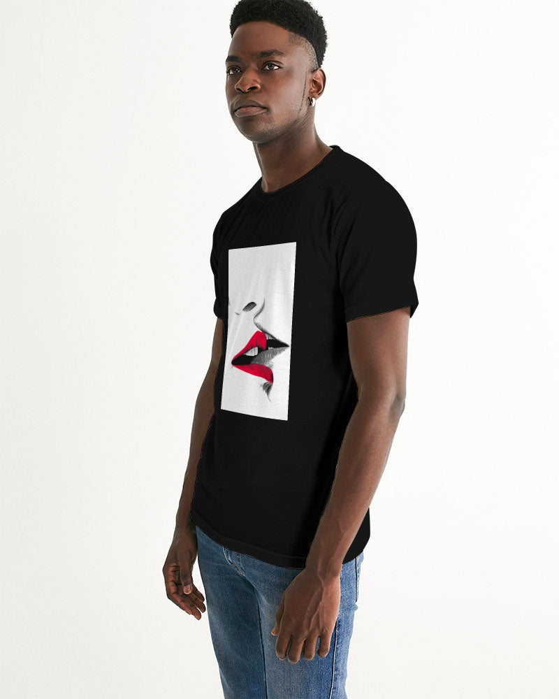 Kiss Me Men's Graphic Tee