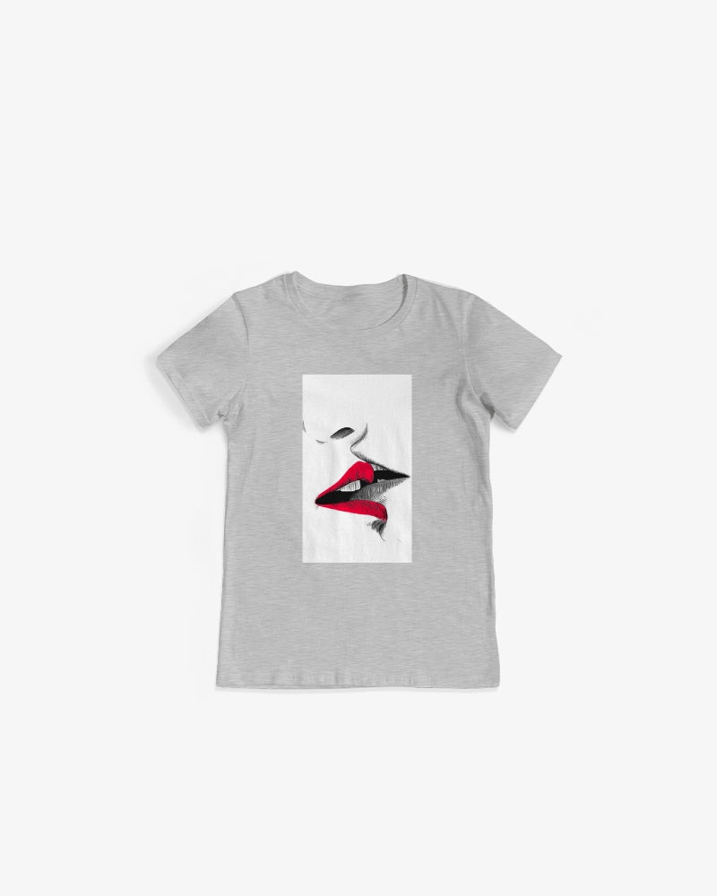 Kiss Me Women's Graphic Tee