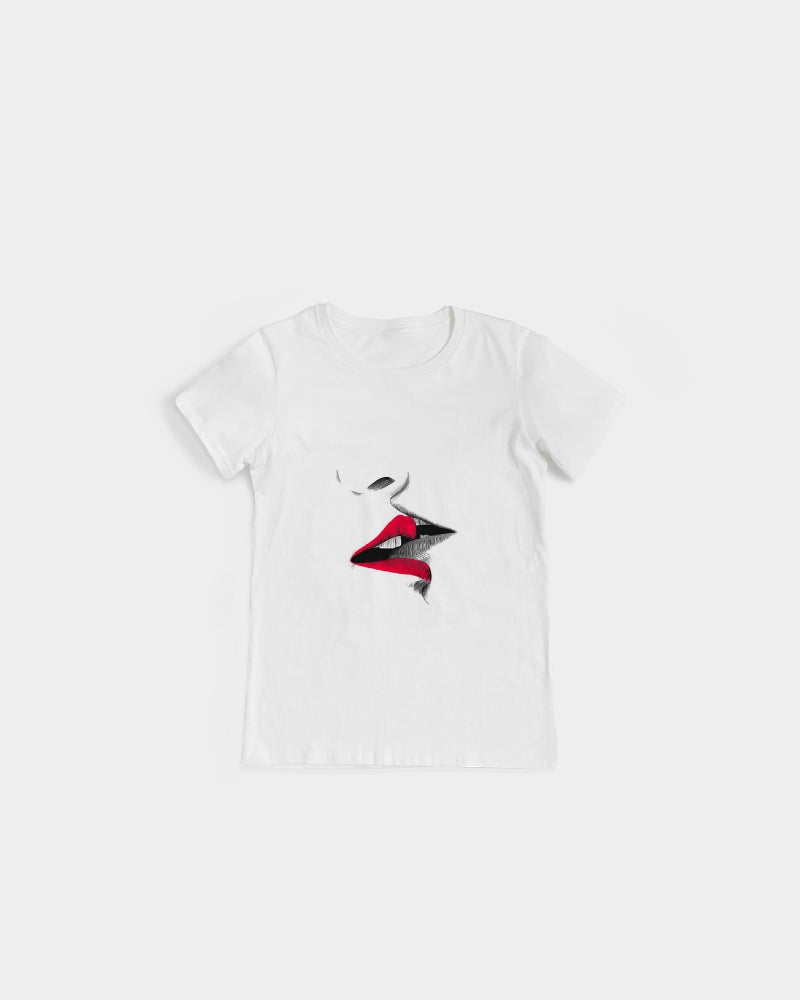 Kiss Me Women's Graphic Tee